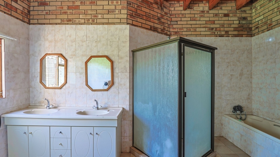 4 Bedroom Property for Sale in Waagfontein North West